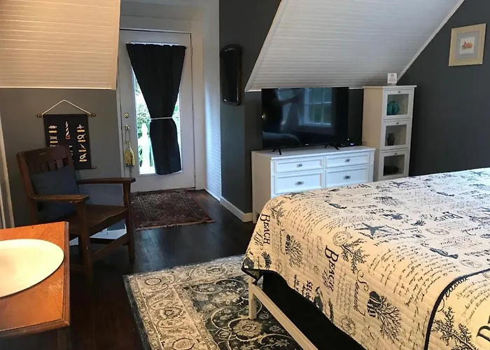 Inn At Harbour Village